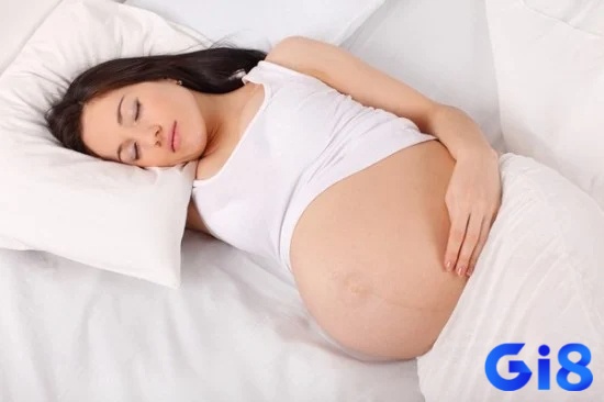 Nhiều người trải nghiệm cảm xúc mâu thuẫn khi mơ thấy mình mang bầu - vừa hạnh phúc, vừa lo lắng